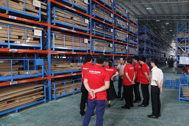 合生雅居携手行业兄弟科凡家居到总部交流学习